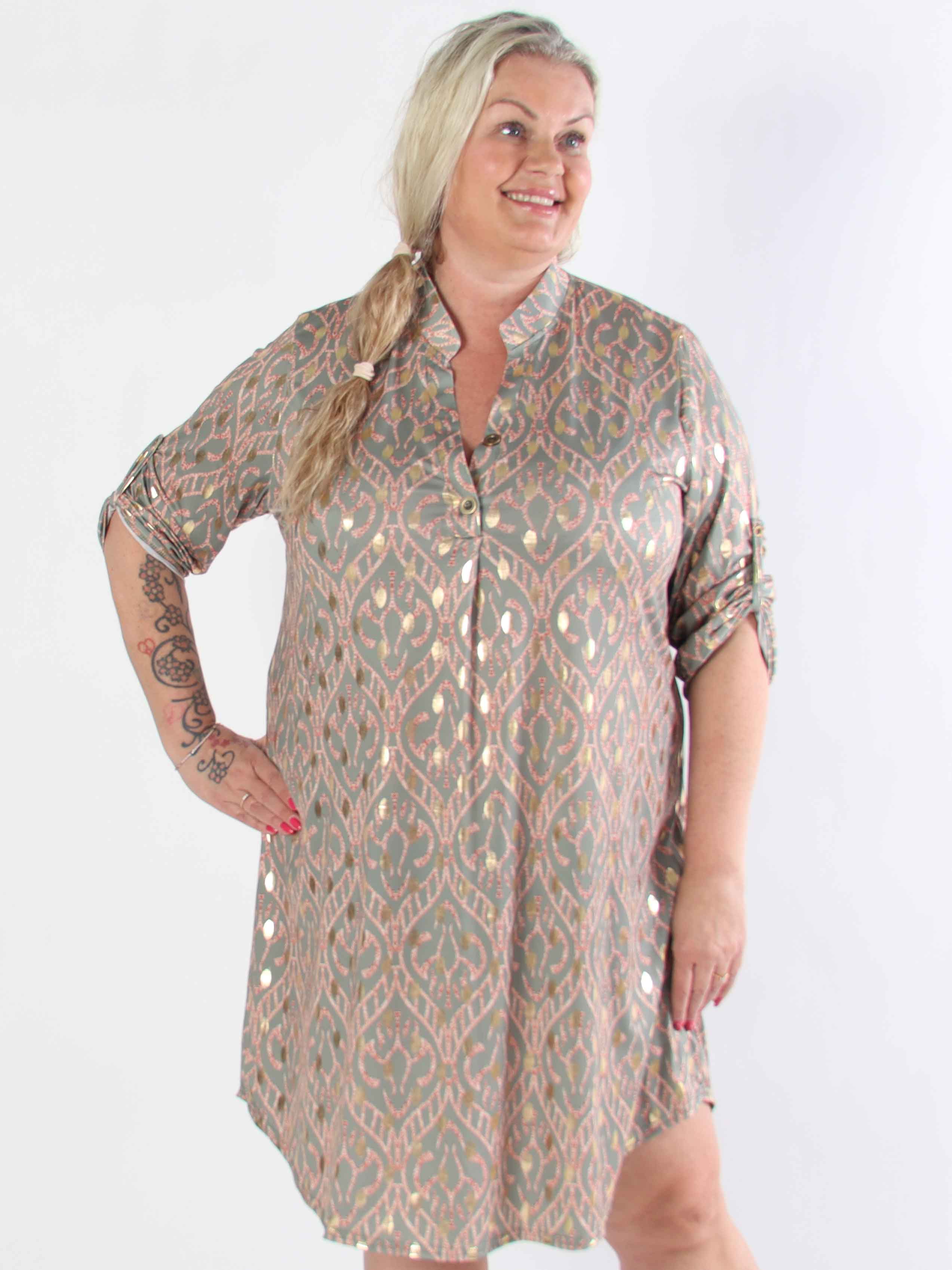 Ebba Boho Long - Elastisk plus size mønstret kjole med guld prikker